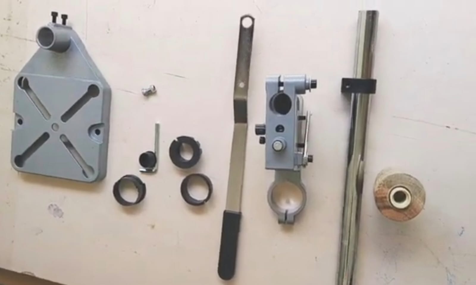 Perfume Bottle Pump Crimping Machine